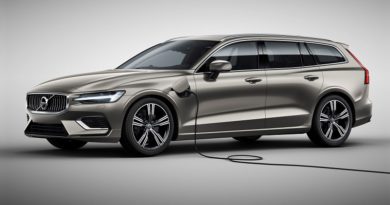 Volvo V60: rivelata la nuova generazione station wagon con la presa