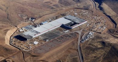 Investimenti congelati nella Gigafactory: in vista divorzio tra Panasonic e Tesla?