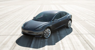Prima i californiani: Tesla Insurance assicura le auto della clientela sul Pacifico