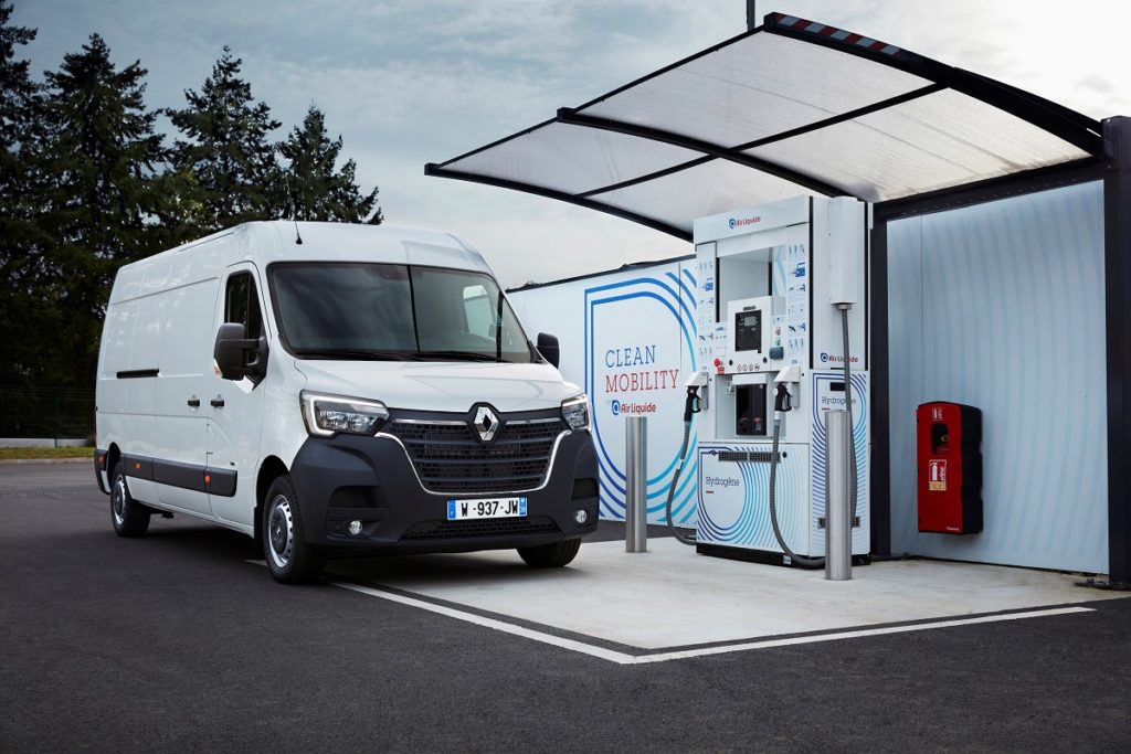 Renault completa l'offerta a zero emissioni locali dei furgoni con Kangoo ZE Hydrogen ee Master ZE Hydrogen 1