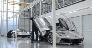 Con la nuova fabbrica, si avvicina la produzione delle 130 Lotus Evija