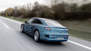 Autonomia e aerodinamica da primato per Mercedes-Benz EQS