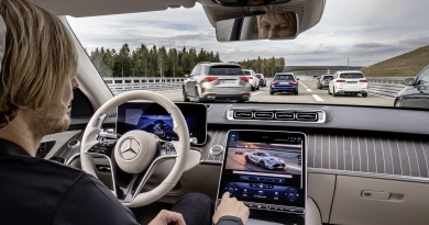 Mercedes-Benz scavalca Tesla sulla guida di Livello SAE 3