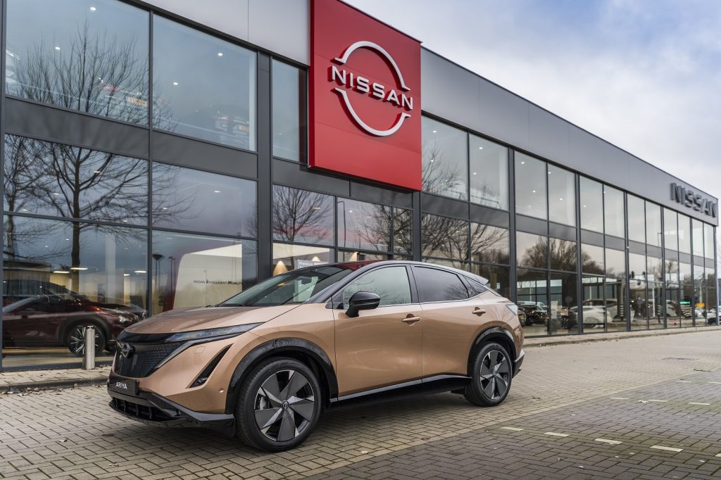 Nissan installerà presso le concessionarie europee una rete di 600 punti di ricarica