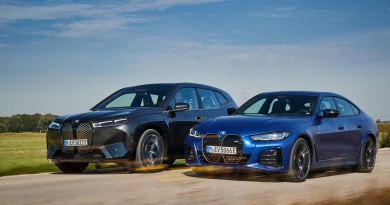 Le vendite di modelli con la presa riportano BMW al comando nel segmento premium