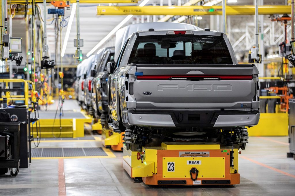 Raddoppia la produzione del Ford F150 Lightning: 150.000 pezzi entro metà 2023