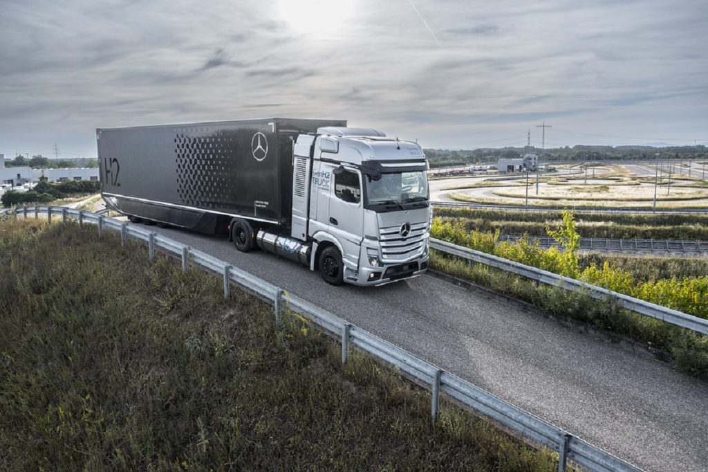 Idrogeno liquido sul prototipo di camion fuel cell di Daimler Truck