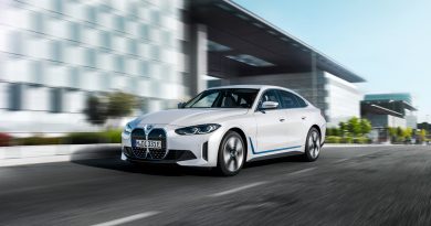 BMW anticipa l'uscita a inizio del 2023 di una versione I4 entry-level