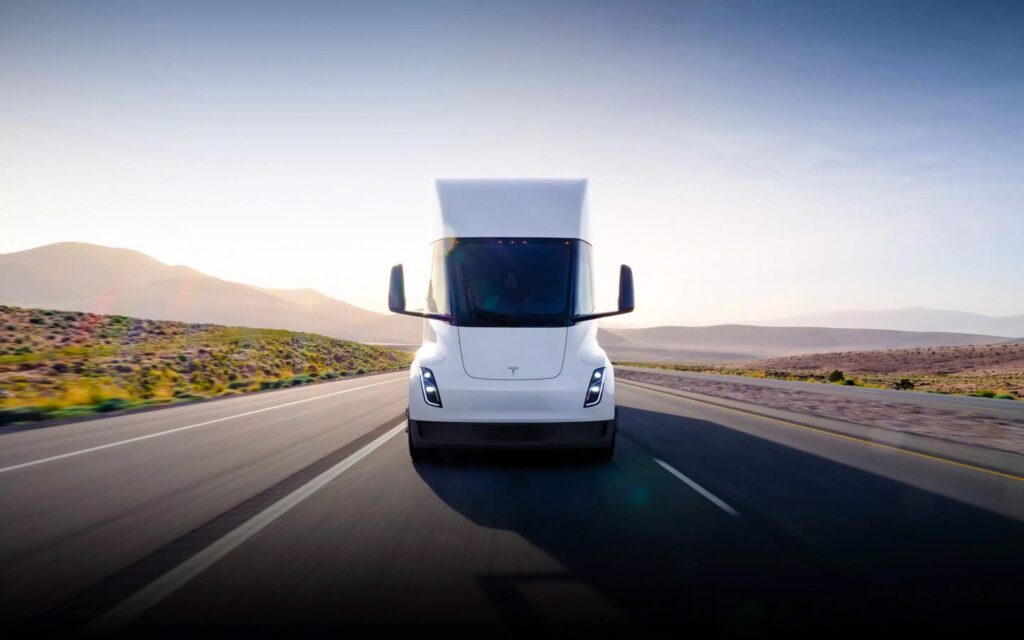 Iniziate in Nevada le prime consegne del camion elettrico Tesla Semi 1