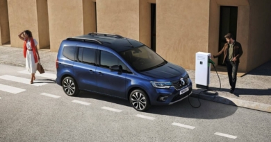 Col Kangoo E-Tech Electric Renault sgomita nel settore multispazio