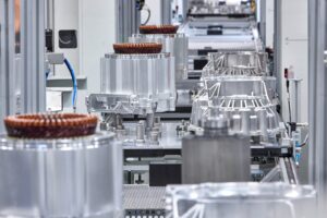 Bosch avvia la produzione di serie della tecnologia a 800V per veicoli elettrici