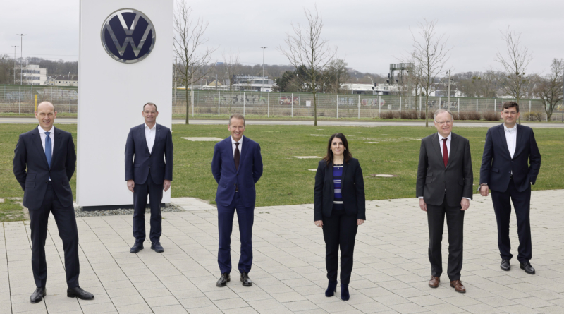 A Wolfsburg niente Trinity: sì nuova Golf e SUV elettrico